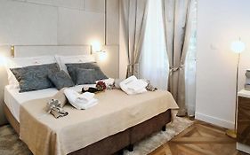 Garden Luxury Rooms